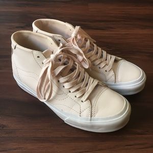 Vans Leather Court Mid DX Shoes